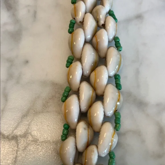 Vintage Handcrafted Beaded Shell Bag - Picture 7 of 9